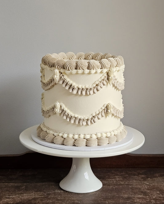 Vintage Piping Cake