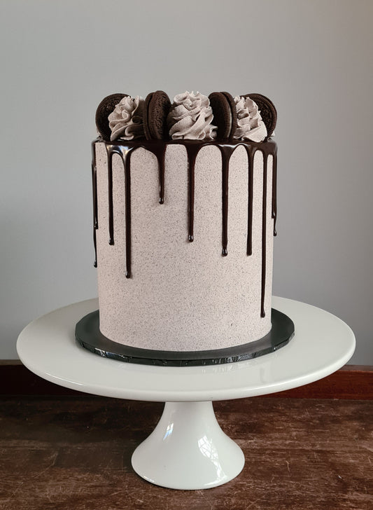 Oreo drip cake
