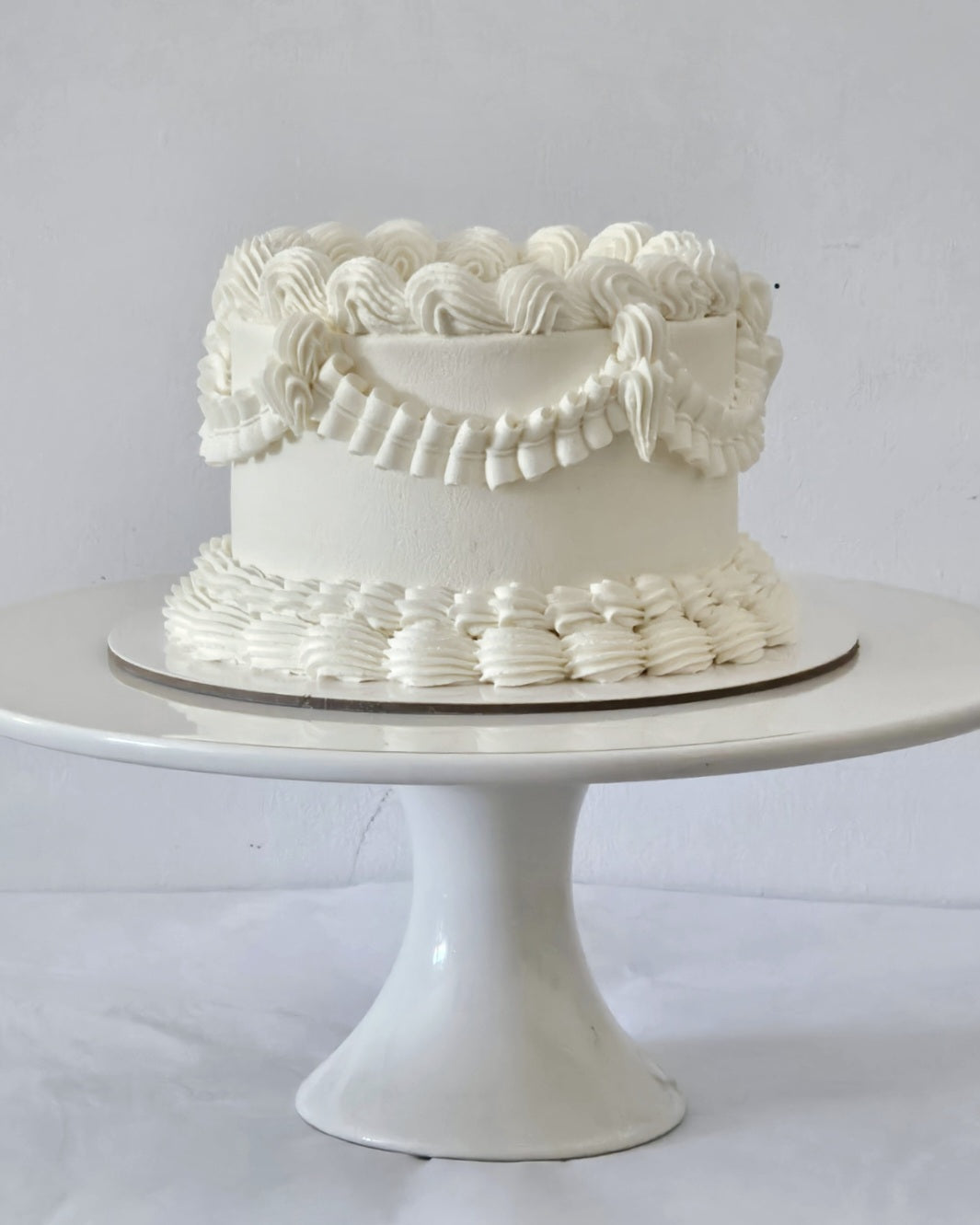 Vintage Piping Cake